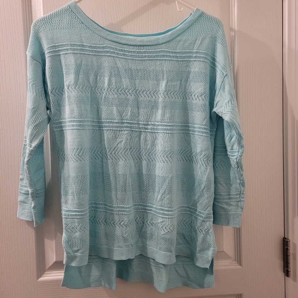 Light green light weight sweater size large